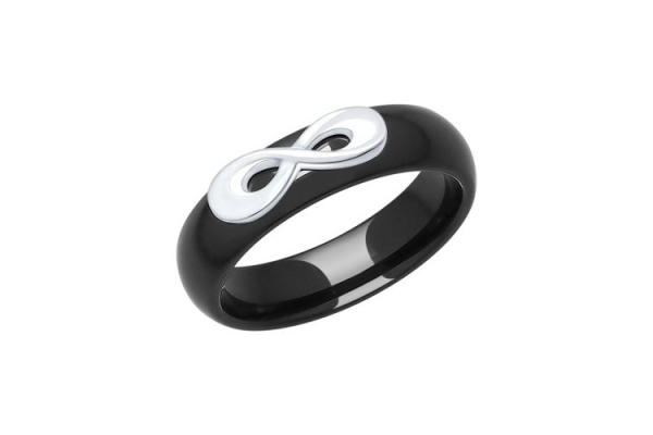 Чёрное керамическое кольцо с серебром